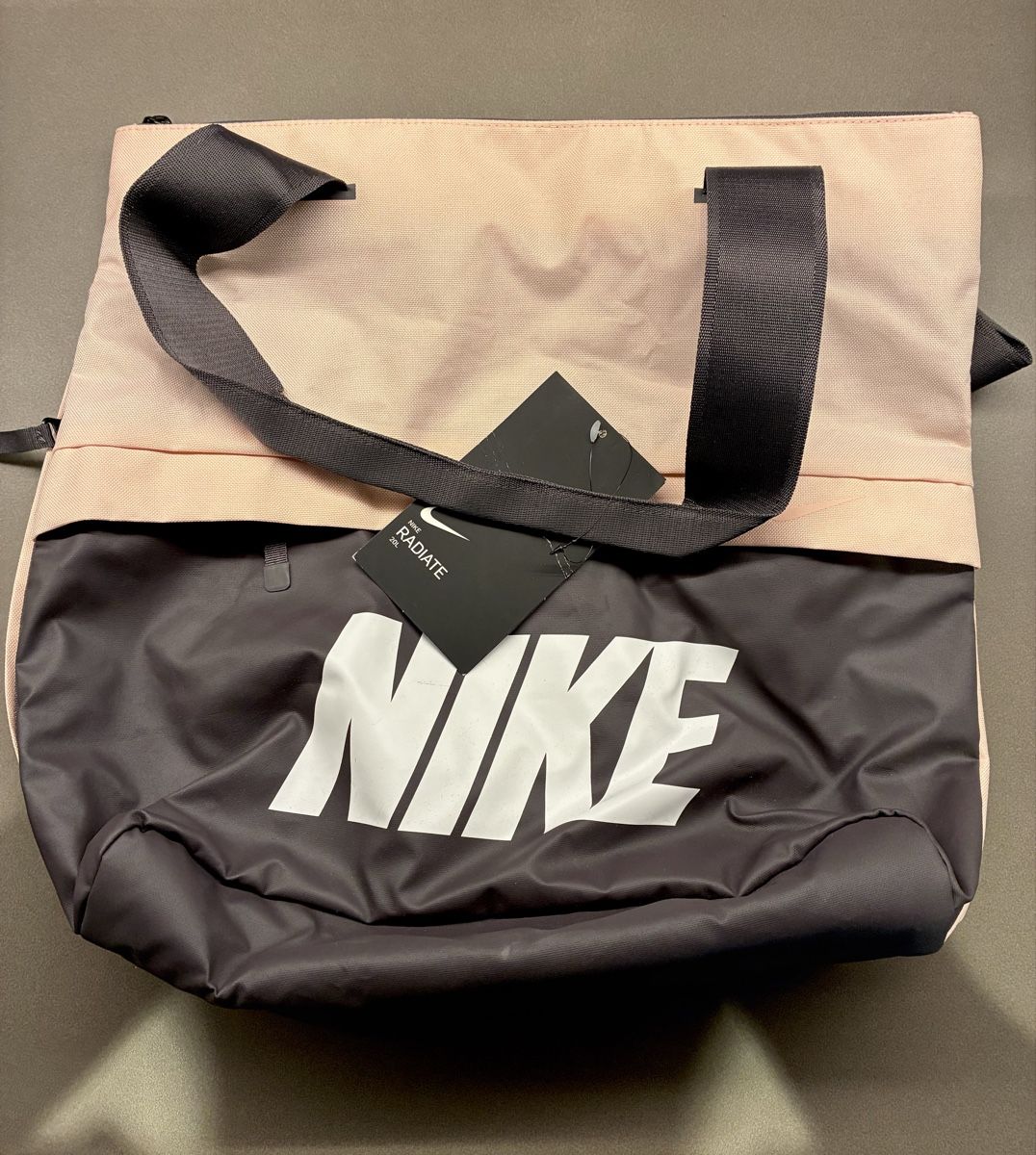 Nike Taschen für Damen: NIKE RADIATE 20L Trainingstasche NEU! – Neu und originalverpackt aus Dietlikon von koala-73 5