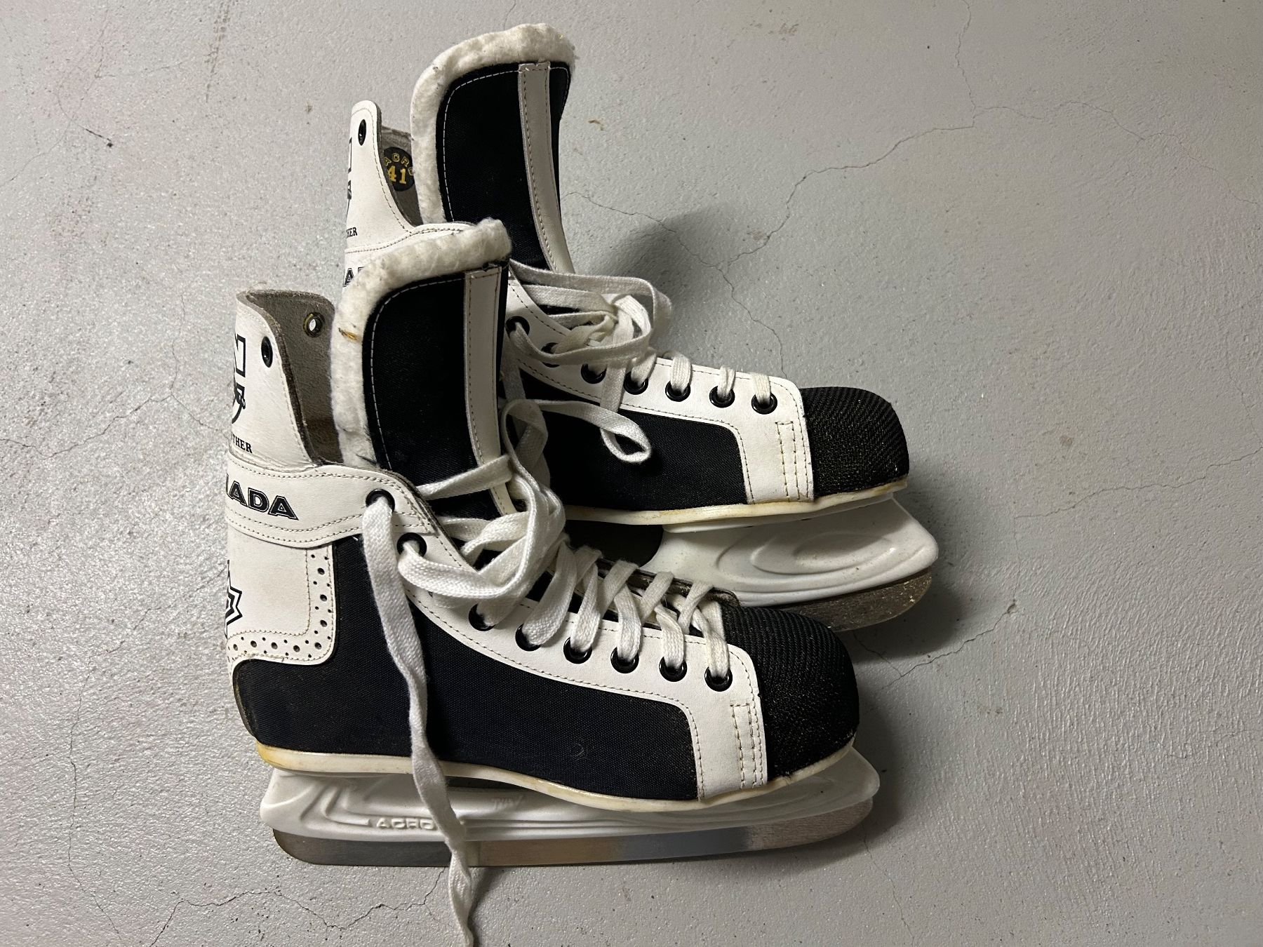 Pattini da ghiaccio: Eishockey Schlittschuhe Gr. 41 – Usato da Lütisburg venduto da Gizmo02 1