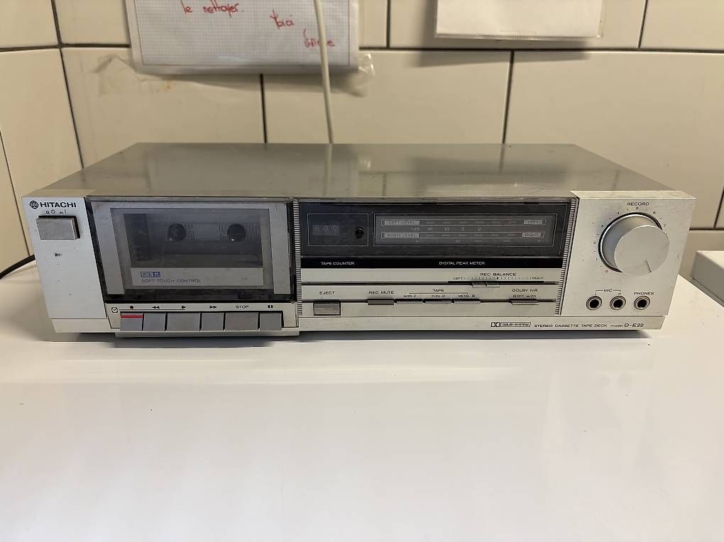 Lettore multimediale & Streamer: Lecteur cassettes Hitachi   – Usato da Martigny venduto da Bethusy