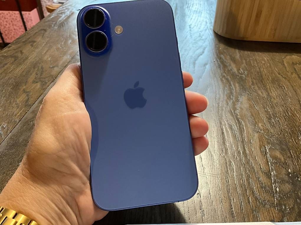 Handys / Smartphones: Iphone 16 / 250GB – Gebraucht aus Stein AR von Pips69 1