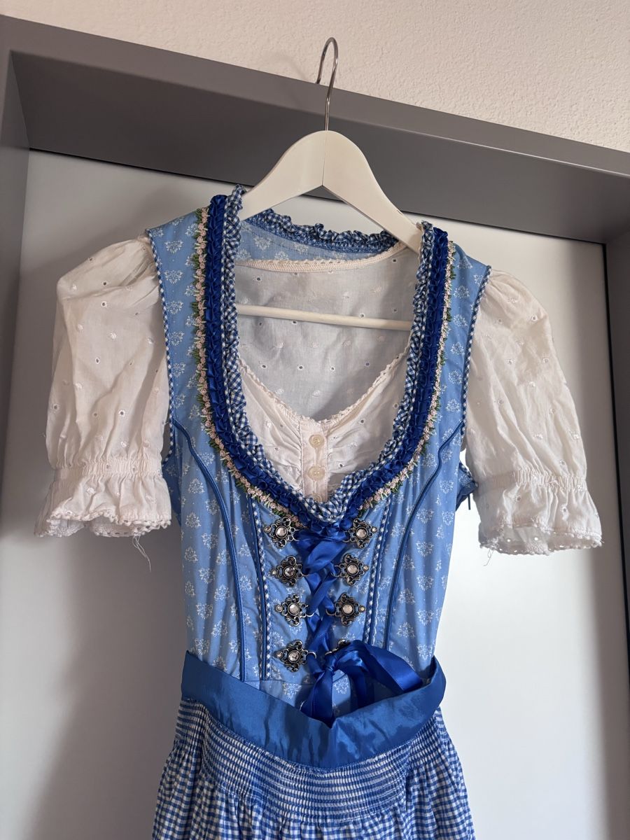 Vestiti: Zwei Amisu Dirndl mit passender Bluse & 1x Schösschen – Usato da Wangen ZH venduto da Matty2000 1