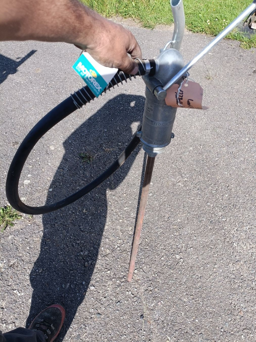 Pompe & Parti di ricambio: Handpumpe für Benzin  – Usato da Gams venduto da Hufschmiedth