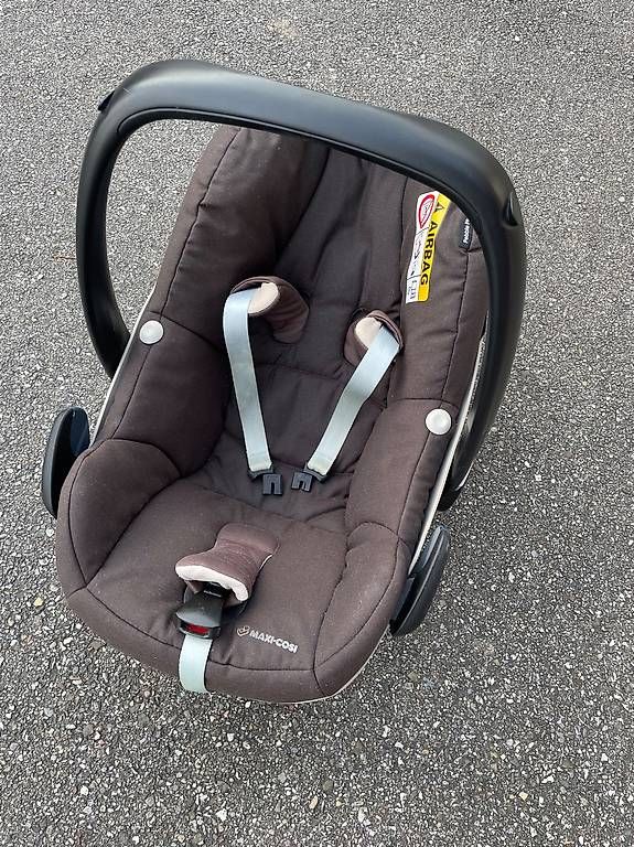 Seggiolini per auto: Maxi Cosi mit Station – Usato da Gunzgen venduto da bettina27