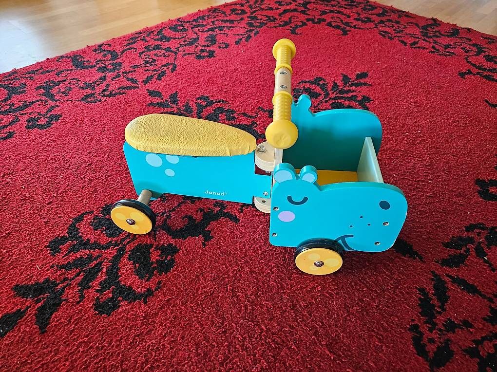 Fahrzeuge für Kinder: Petit véhicule Hippo – Gebraucht aus Ste-Croix von gfamily