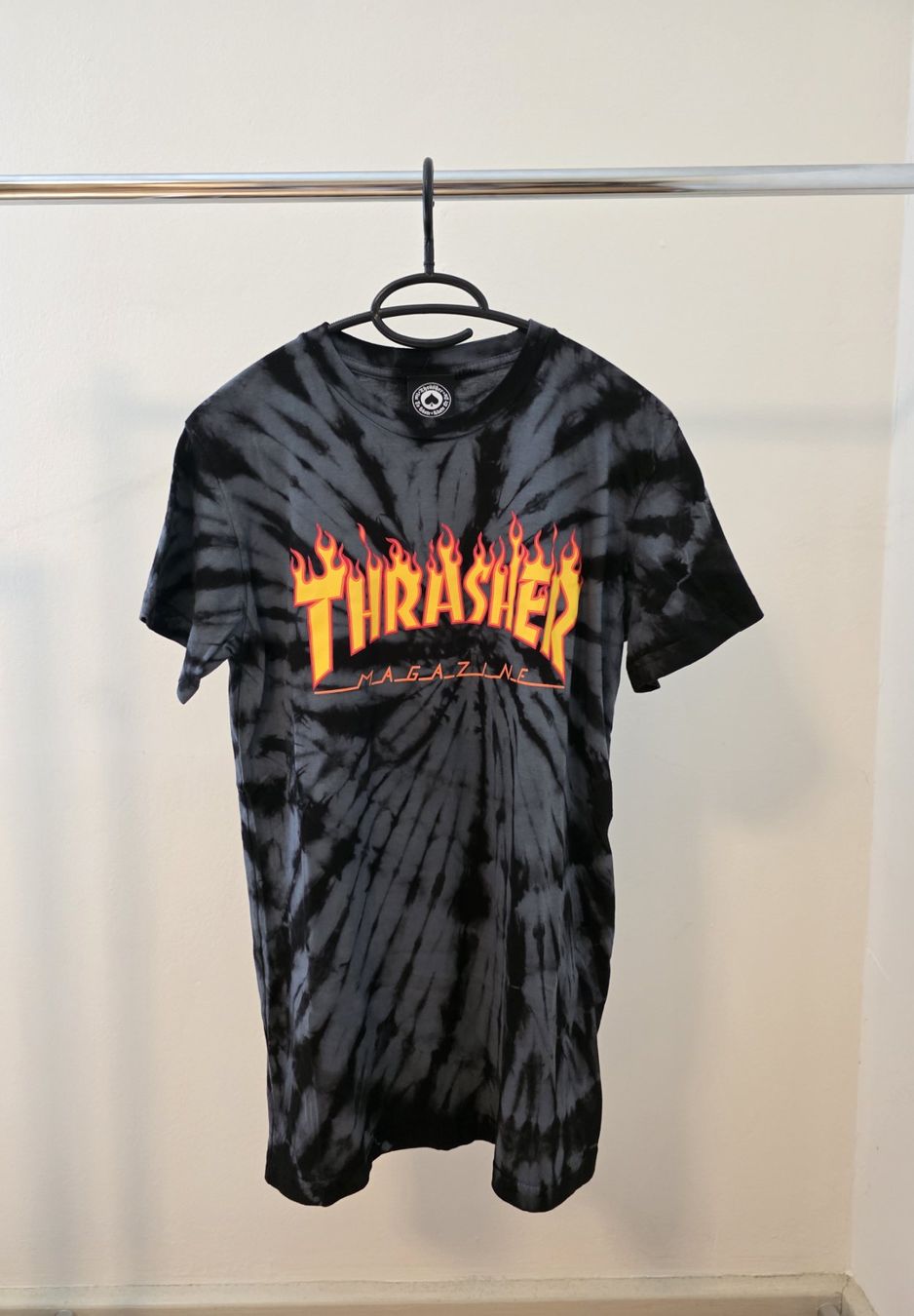 T-shirt: T-Shirt Batik Thrasher – Nuovo (secondo la descrizione) da Rothenfluh venduto da sel_j856