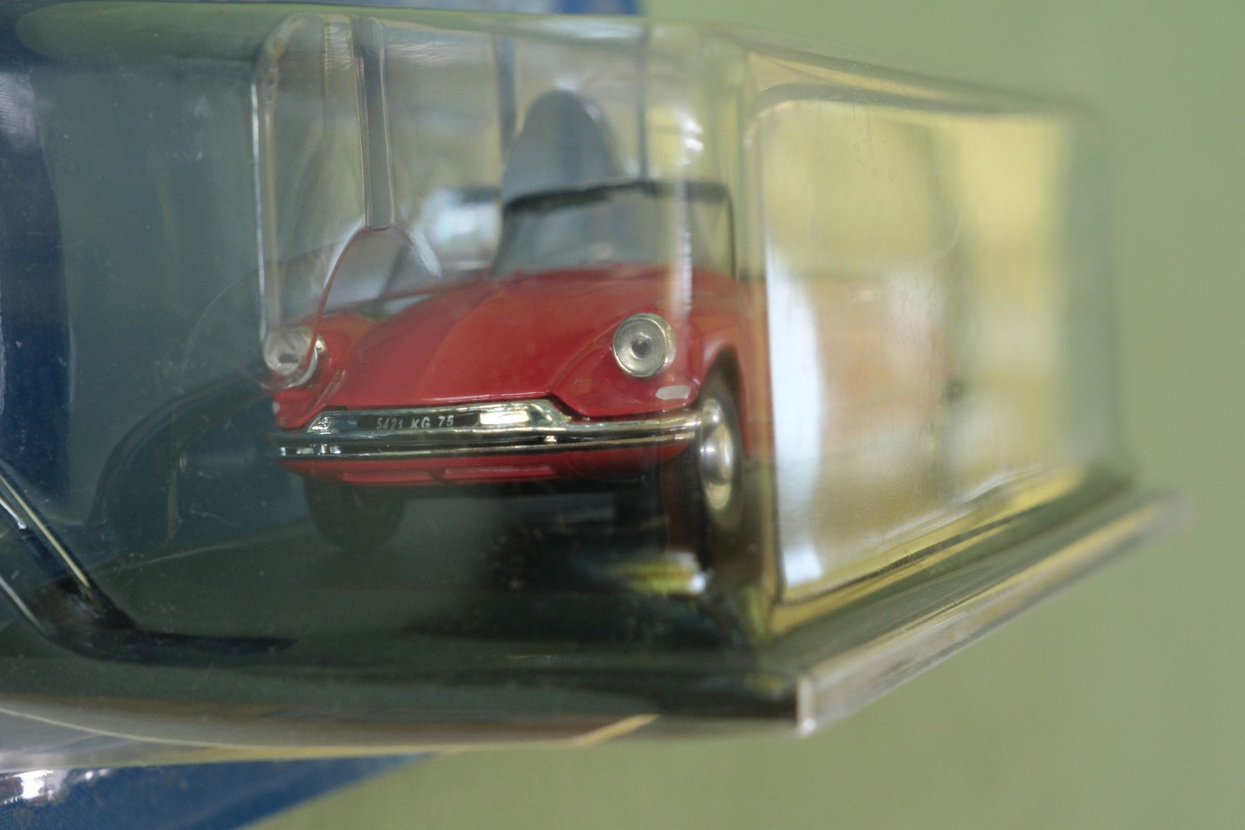 Citroën Modellautos: Citroen DS 19 Décapotable rot 1:43 – Neu und originalverpackt aus Bern von Dibe2 1