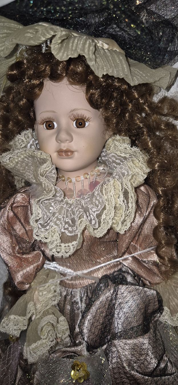 Bambole: poupee de collection – Usato da Fribourg venduto da hug_2ssc