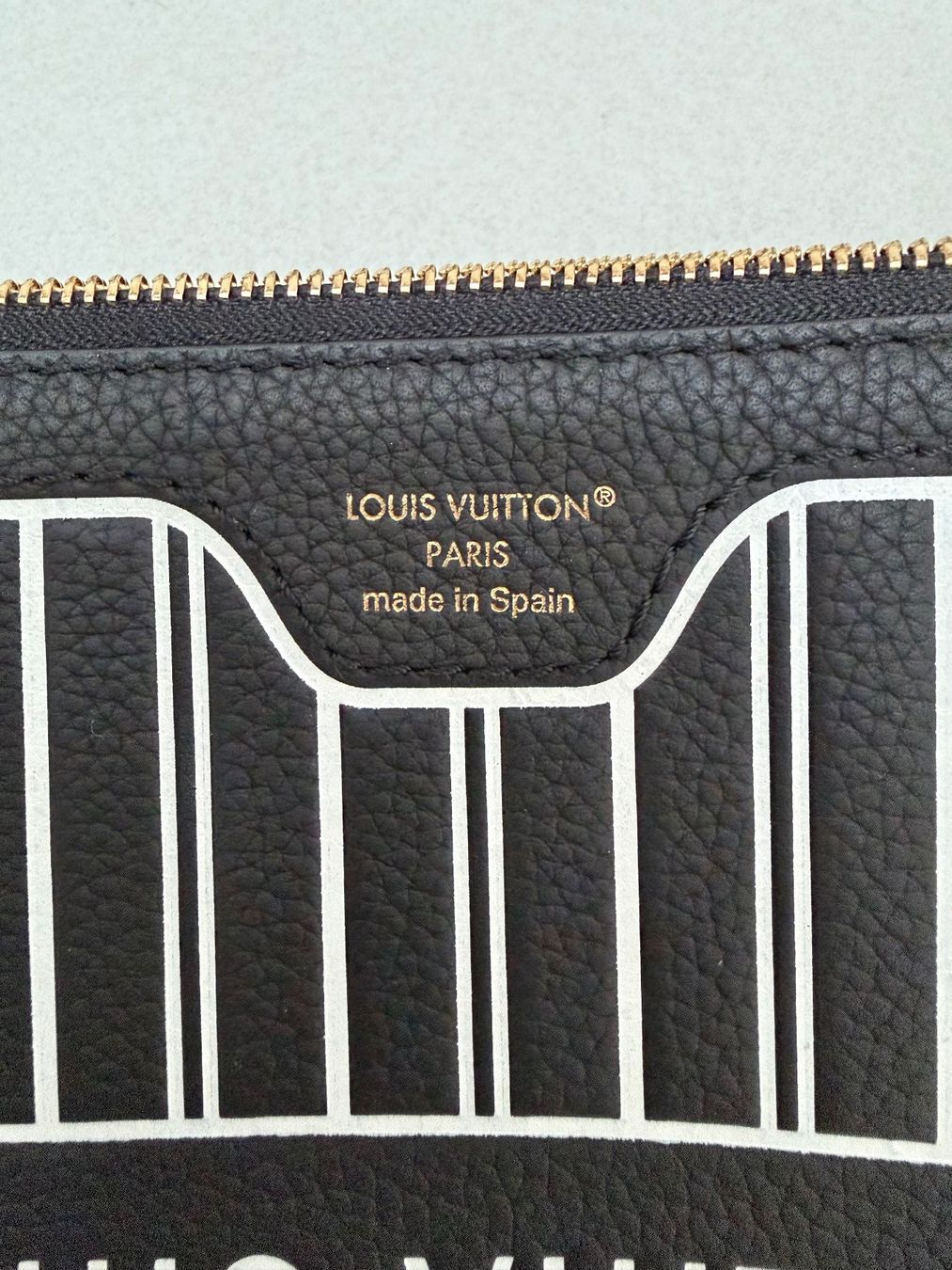 Louis Vuitton Kosmetikkoffer: NEW Louis Vuitton Pouch Inside Out – Neu (gemäss Beschreibung) aus Vacallo von kellyyy 2