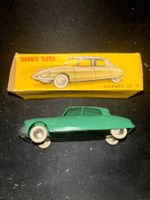 Dinky Toys Citroën DS 19 verte avec boîte 40-60