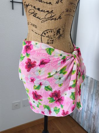 Luftige Blumenpareo-Wickelrock für den Sommer, Grösse M-L