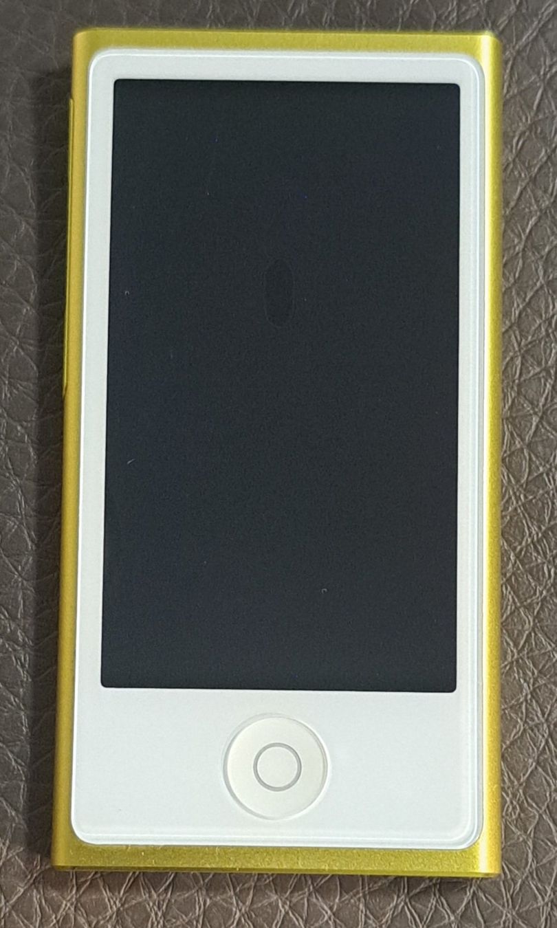 Apple Lettore multimediale portatile: ipod Modell A1446 16GB – Usato da Biel/Bienne venduto da Sasha4u 2