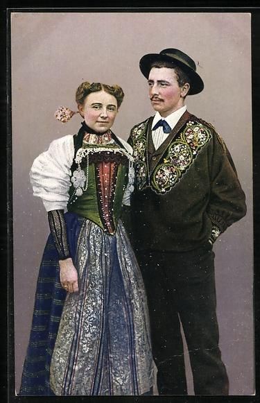 Cartes postales: Bursche und Mädchen in Nidwaldner Trach – D'occasion à Berlin par bartko-reher