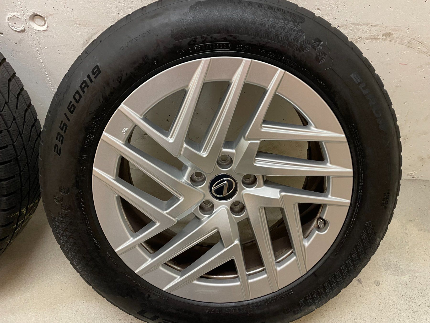 Lexus Pneumatici & Ruote complete: Lexus RX 2025 Winterräder 235/60R19 – Usato da Rheinfelden venduto da Piotr73 4