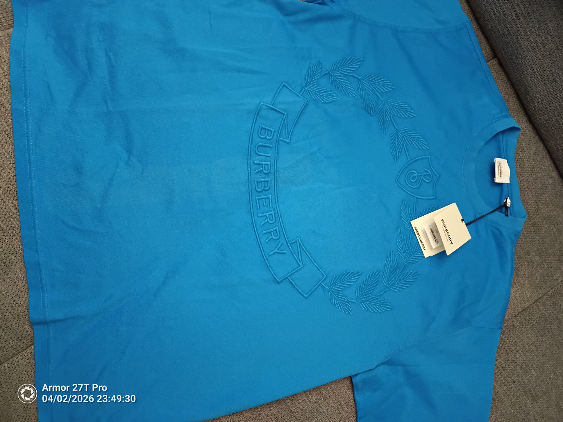 Burberry T-Shirts: Burberry T-Shirt, Neu mit Etikett, Grösse L, Top Zustand!... – Neu und originalverpackt aus Kloten von DerAndere456