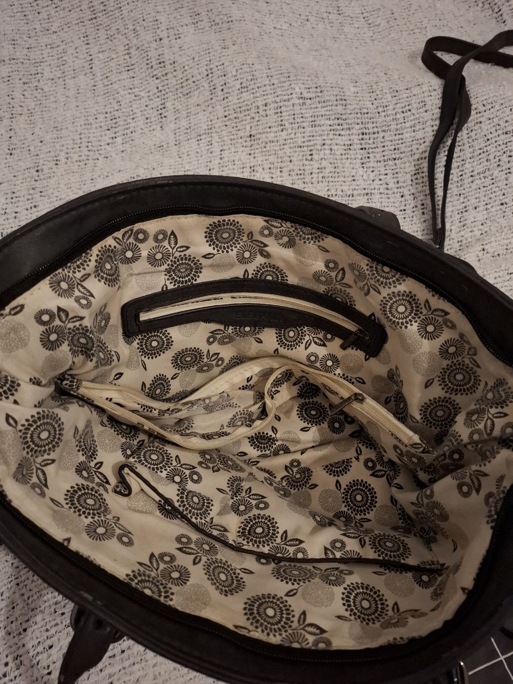 Taschen für Damen: Sac à main / à bandoulière – Gebraucht aus La Chaux-de-Fonds von emm_9r5v 1