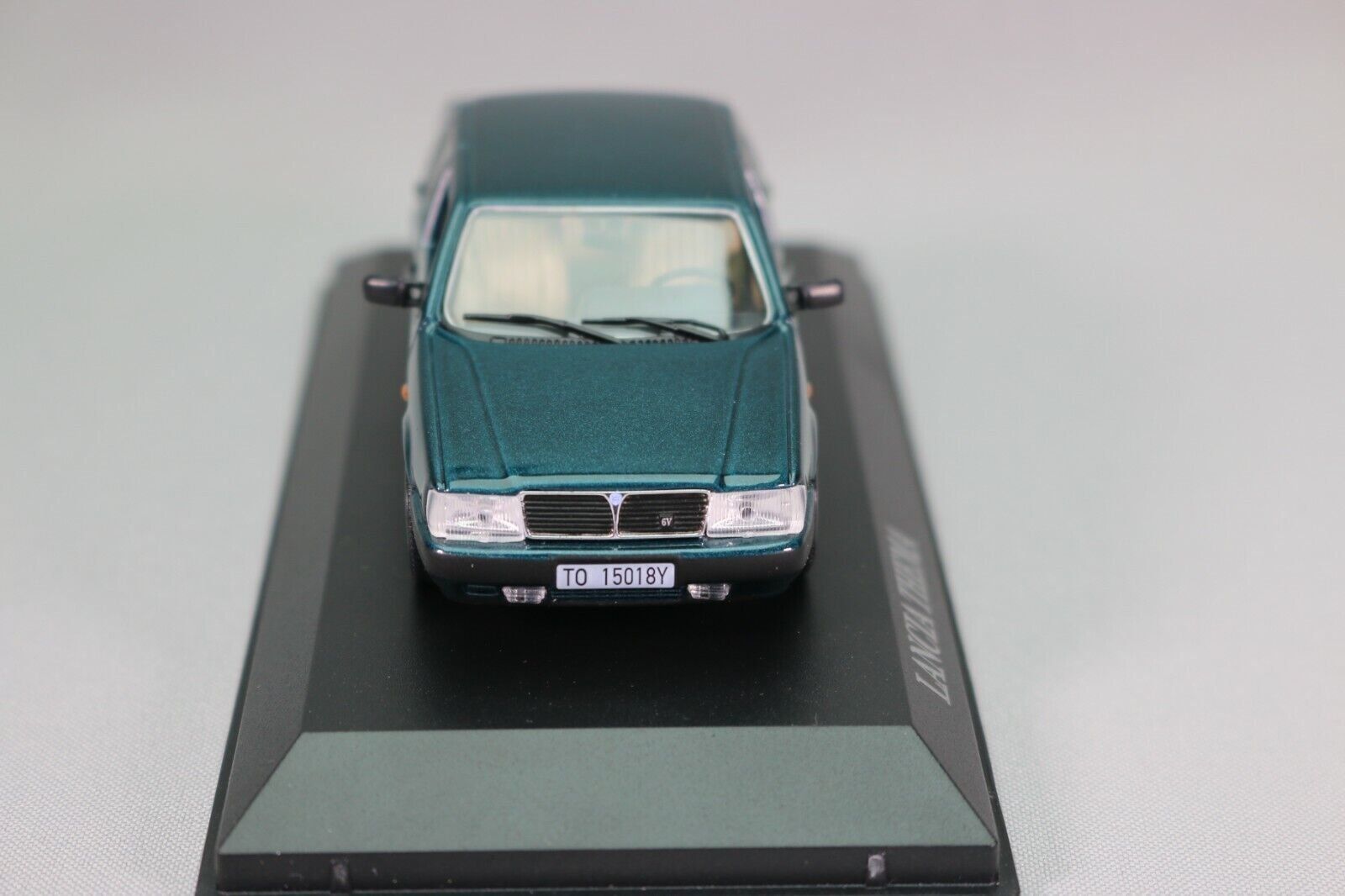 Lancia Modellini d'auto: Lancia Thema – Nuovo e nell'imballaggio originale da Flawil venduto da Imperiosud 3