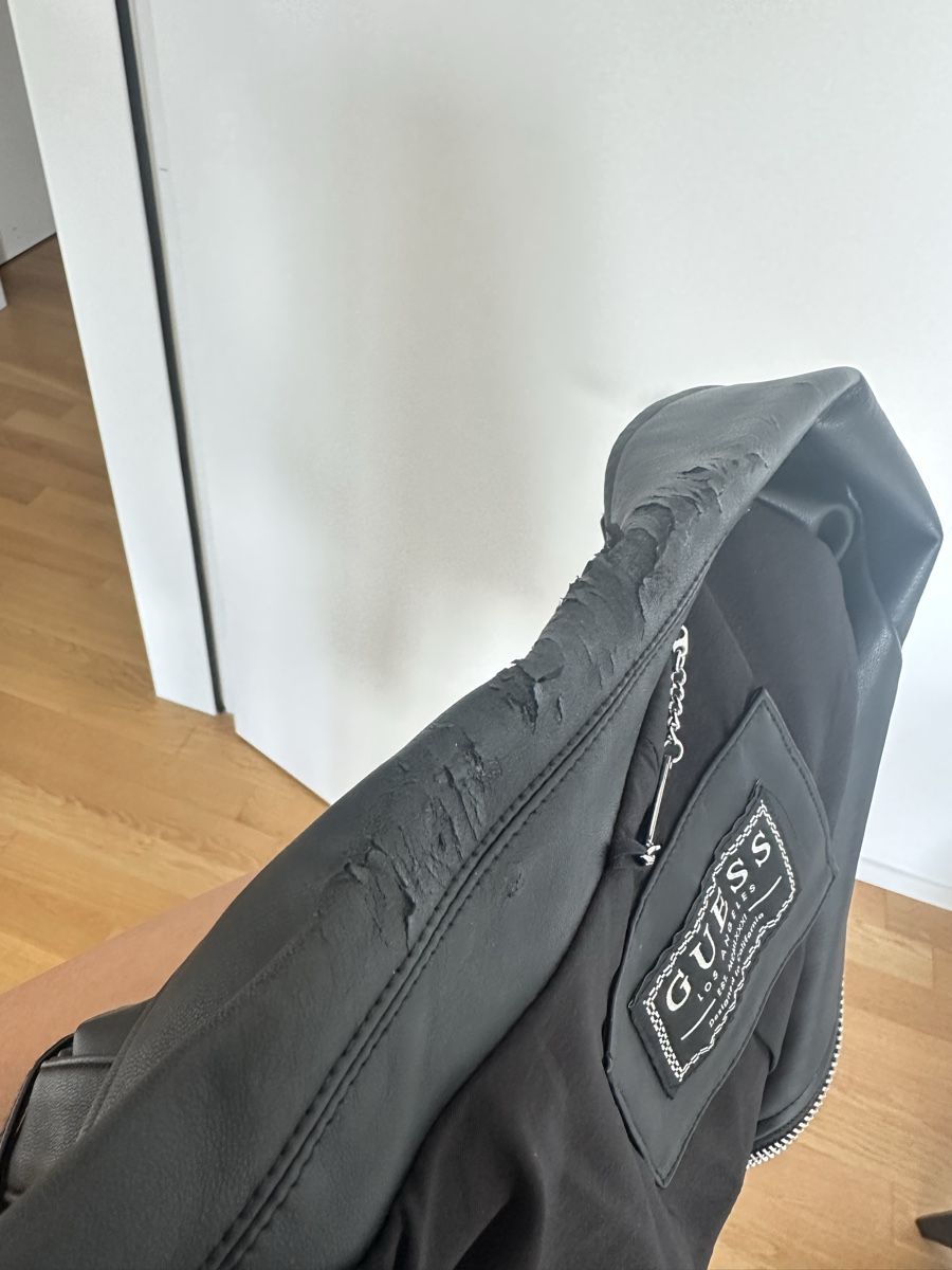 Guess Giacche: Lederjacke Guess Damen schwarz, Grösse: 42/44 – Usato da Dietikon venduto da ang_p7yt 2