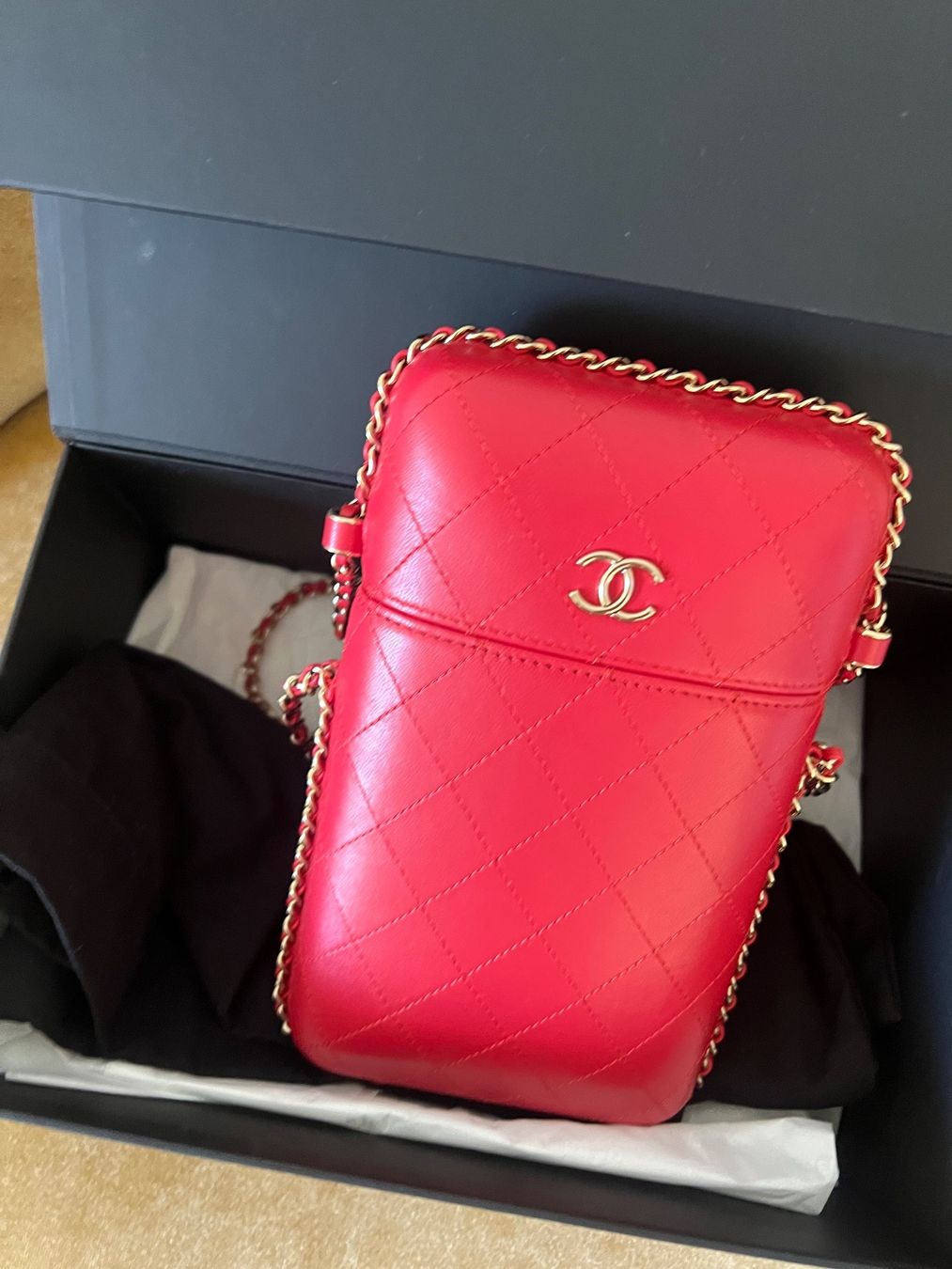 Chanel Borse da donna: Sac Chanel en cuir – Usato da Lutry venduto da roxypoxy 8