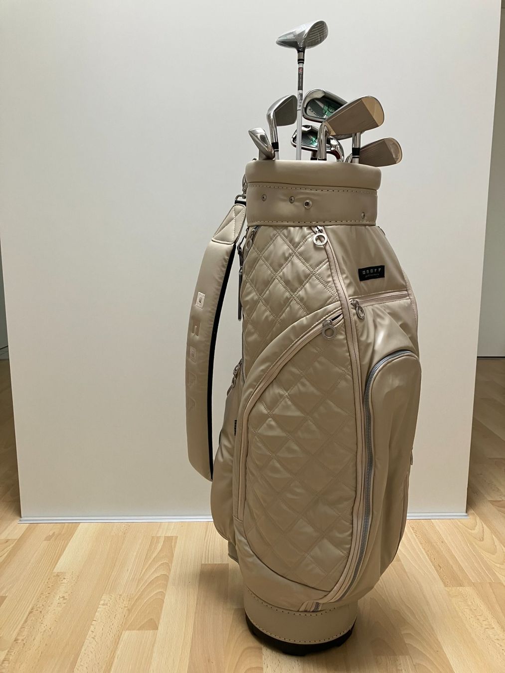 Mazze & Set: Golfbag mit Eisen – Usato da Bassersdorf venduto da Atlantis11 2