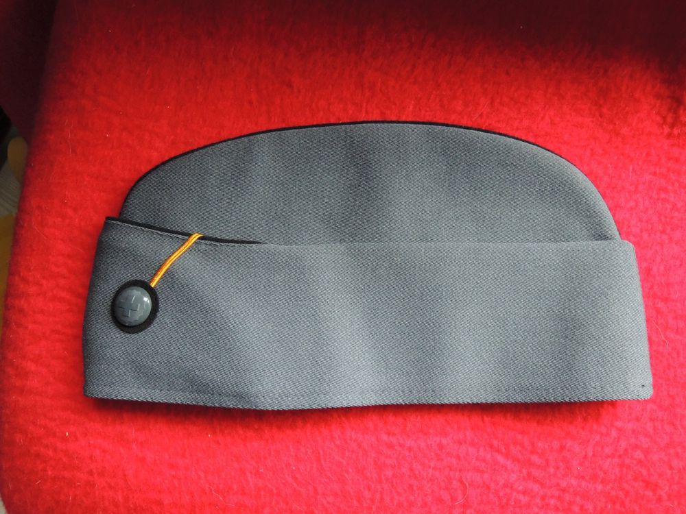 Schweizer Armee Uniformen: Militärmütze Leutnant Gr. 58 1/2 Top Zustand Twint ok. – Gebraucht aus Uznach von Othmar52