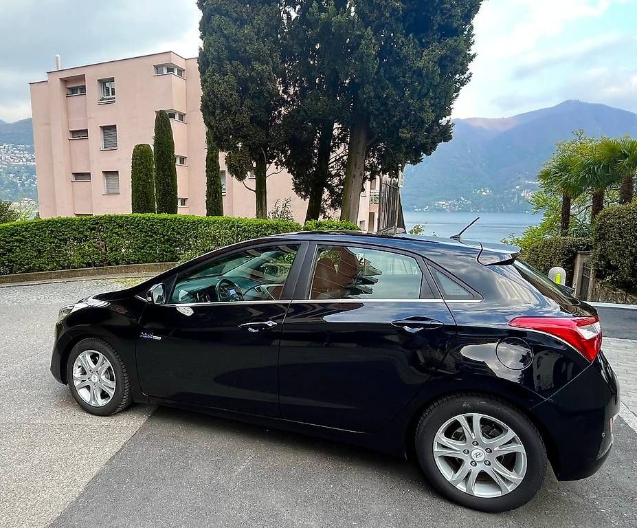 Hyundai Automobili: HYUNDAI i30 1.6 GDI Premium – Usato da Lugano venduto da kon_6kmj