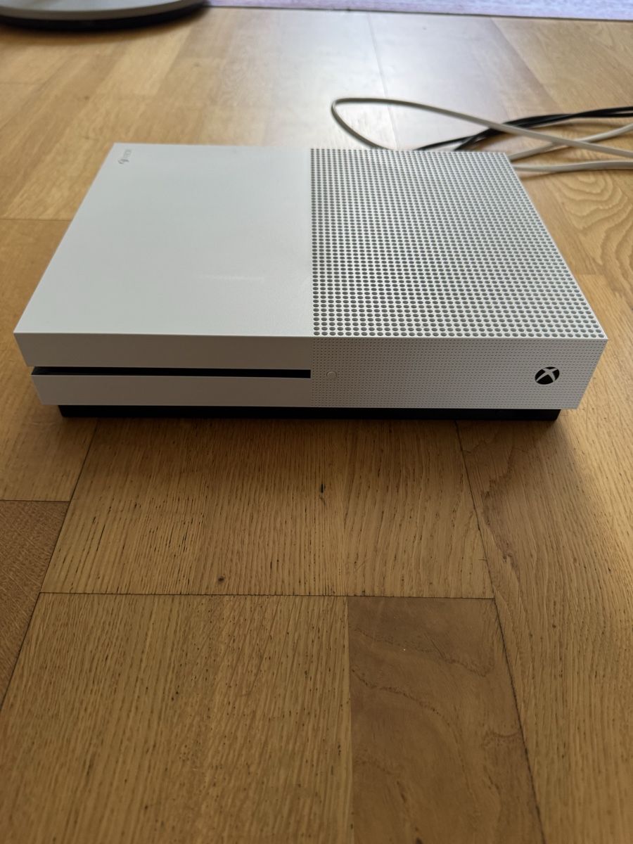Konsolen: XBOX ONE in Originalverpackung – Gebraucht aus Zürich von ain_7j9d 1
