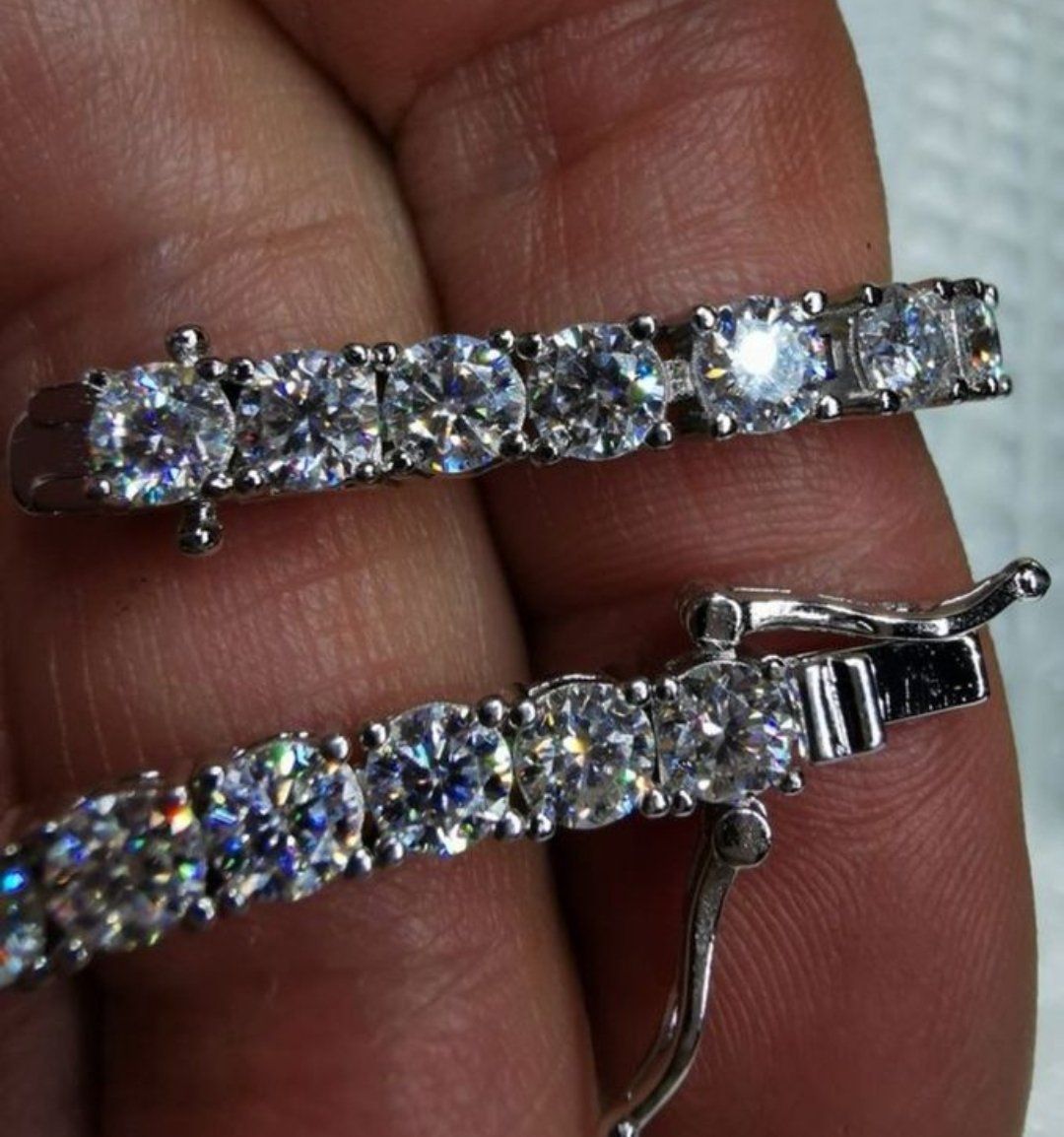 Bracciali & Braccialetti: Bracelet avec zircons – Nuovo e nell'imballaggio originale da Reconvilier venduto da Tsma67 1