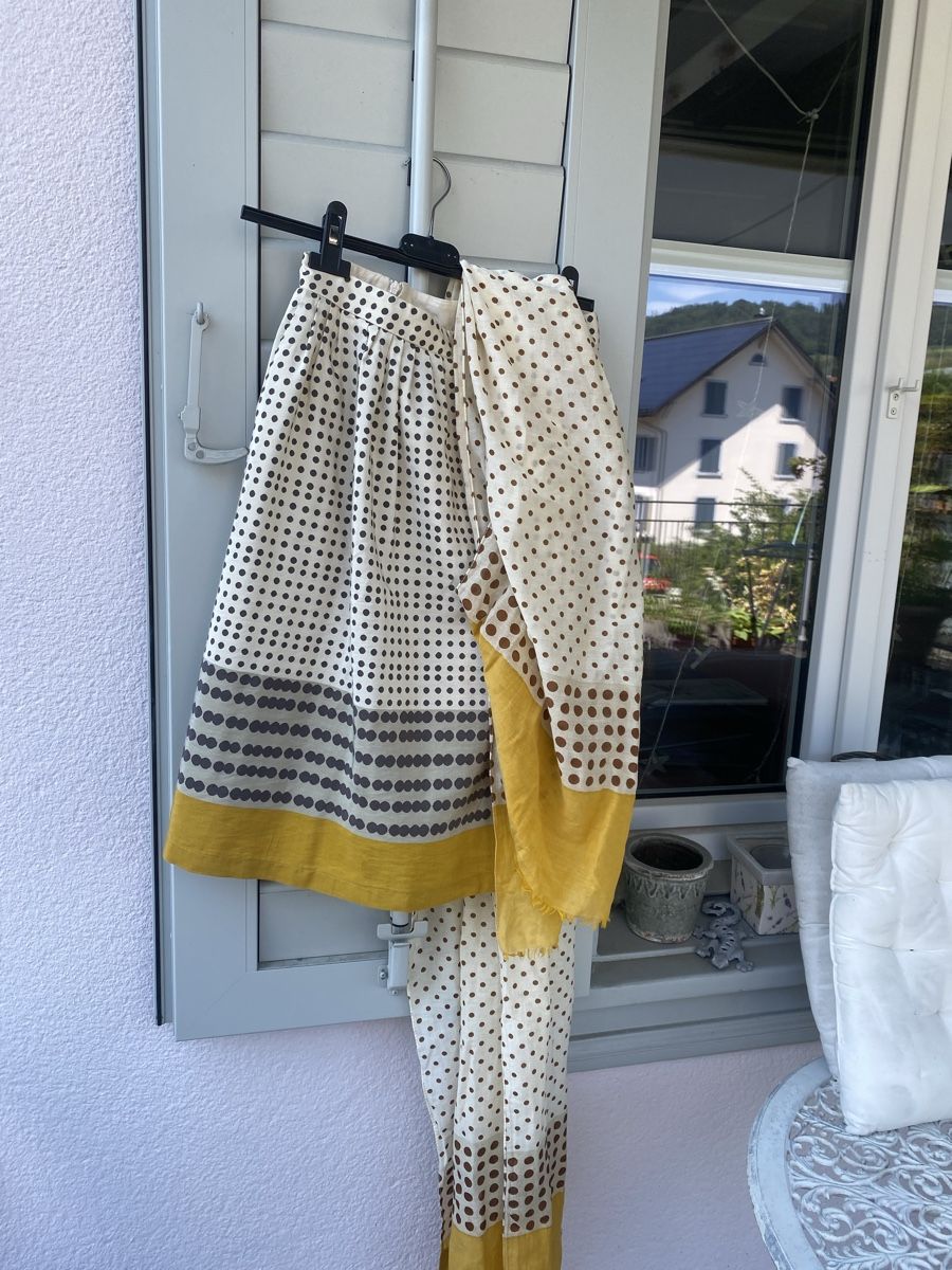 Max Mara Gonne: Max Mara Weekend  Jupe mit Schal – Usato da Mettmenstetten venduto da Eve_hy8n 2