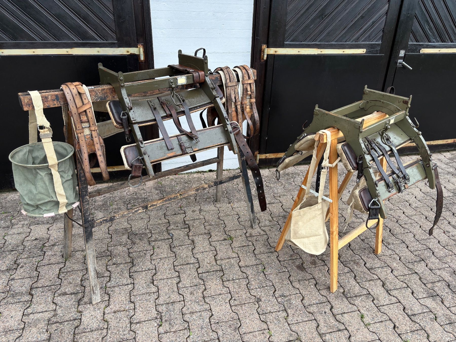 Kutschen: 2 original Bastsättel Schweizer Militär – Gebraucht aus Feldbach von Olive1 2