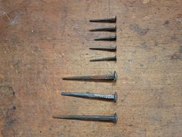 8 Stück geschmiedete Nägel – alte Eisennägel, div. Grössen
