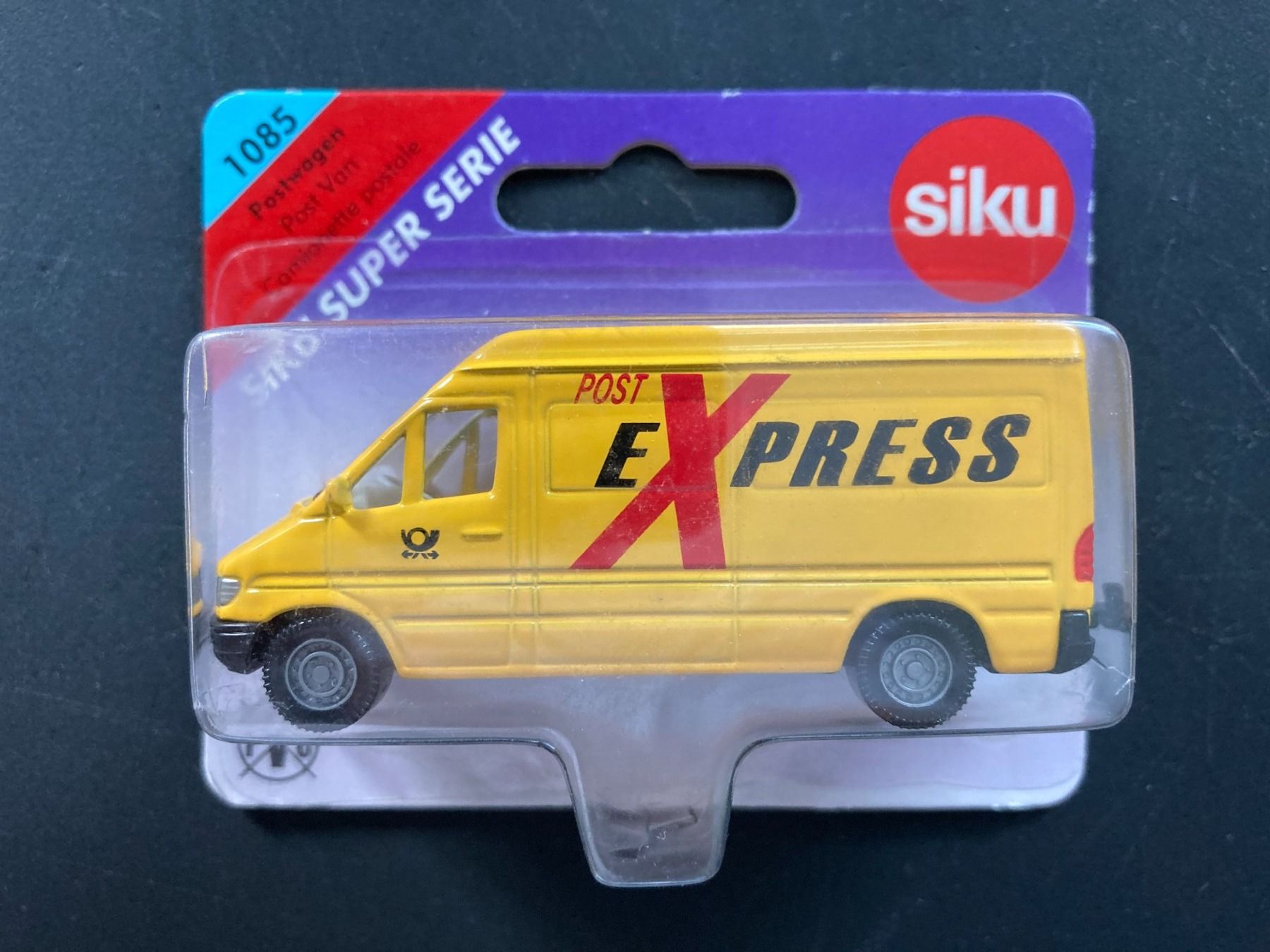 Siku Modellini d'auto: Siku Super Serie - 1085 Mercedes-Benz - Post Express Van – Nuovo e nell'imballaggio originale da Wichtrach venduto da Espada7