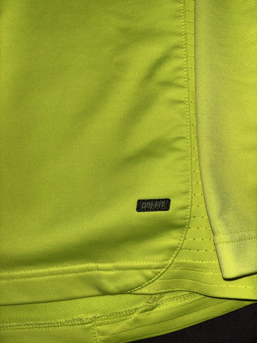 Nike Maglioni & Felpe: FC Barcelona Ronaldinho Trainings Pullover Nike – Usato da Rain venduto da JerseyLegends 2