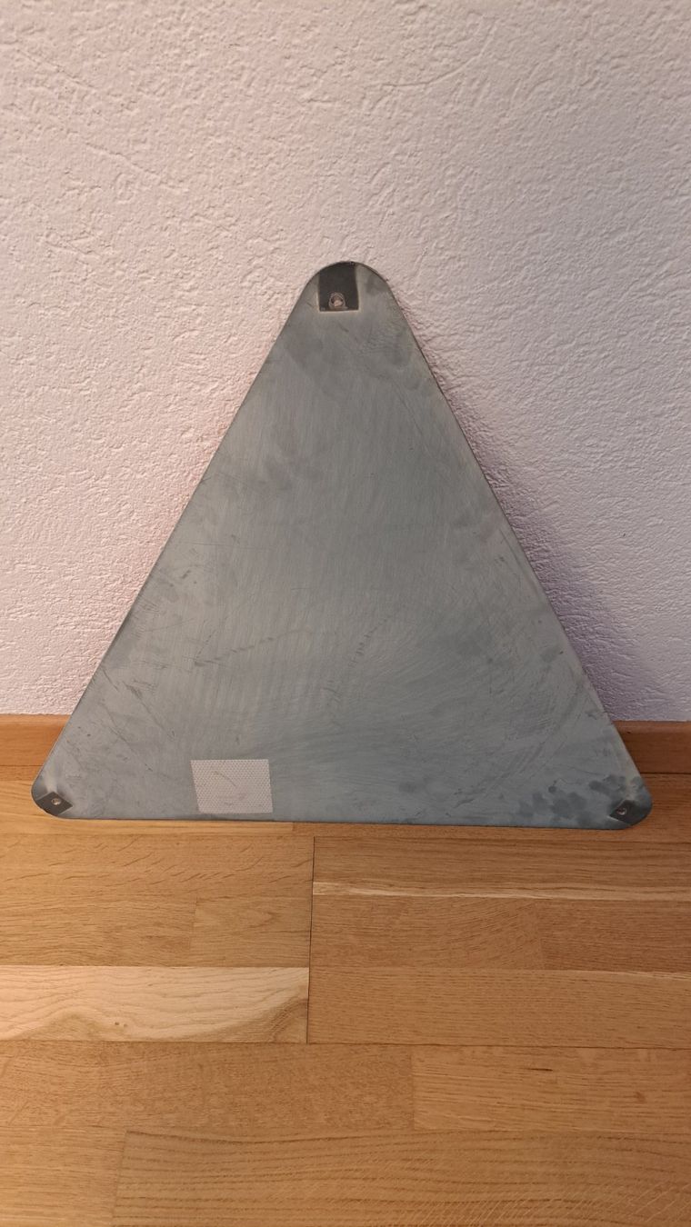 Insegne: Schild kein Vortritt – Usato da Gipf-Oberfrick venduto da posuine 1