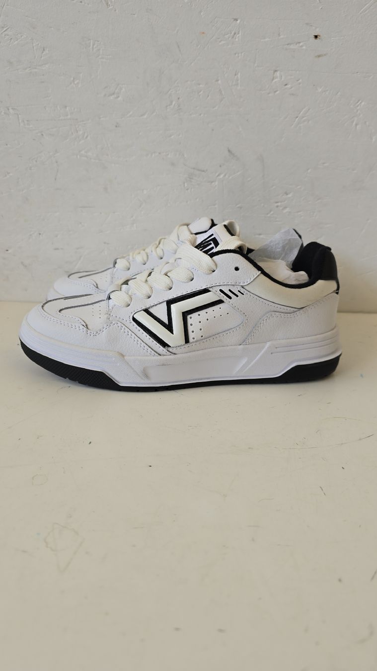 Vans Damenschuhe: Chaussures neuves Vans, taille 37 – Neu und originalverpackt aus Sugiez von factorysportoutlet