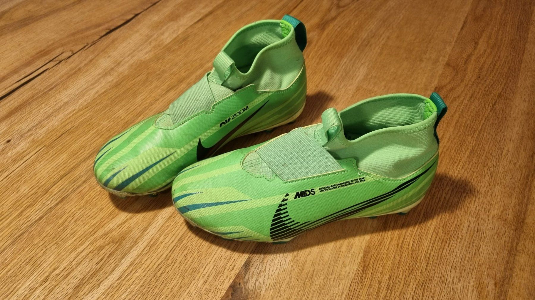 Nike Scarpe da uomo: Fussballschuhe Nike Grösse 38.5 – Usato da Zwillikon venduto da Keith