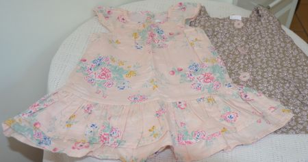 TAILLE  68 - 2 STUCK ROBES