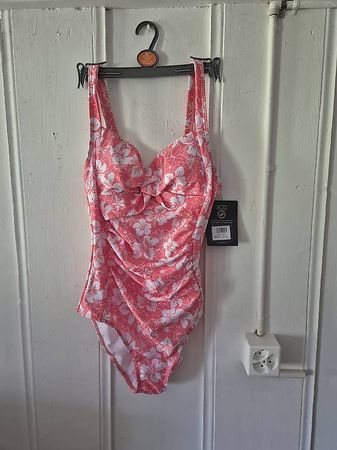 Maillot de bain Decathlon t. 40