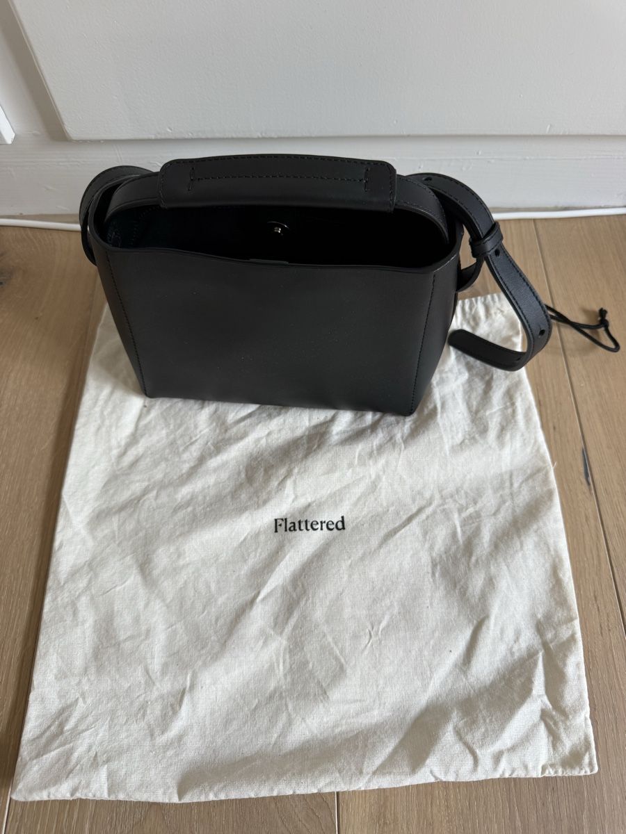 Borse da donna: Kleine SchulterTasche - Flattererd – Nuovo e nell'imballaggio originale da Zürich venduto da jul_5t9s 3