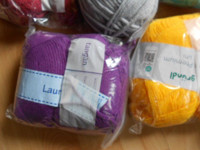Wolle: Strickwolle verschiedene – Gebraucht aus Flühli LU von primula-47 1