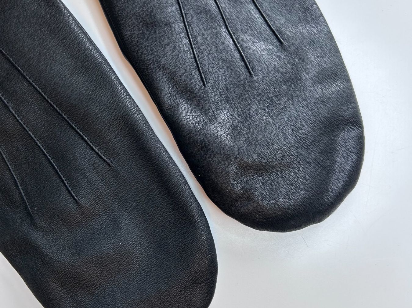 H&M Gants & mitaines : H&M Lederfäustlinge – D'occasion à St. Gallen par look-twice 1