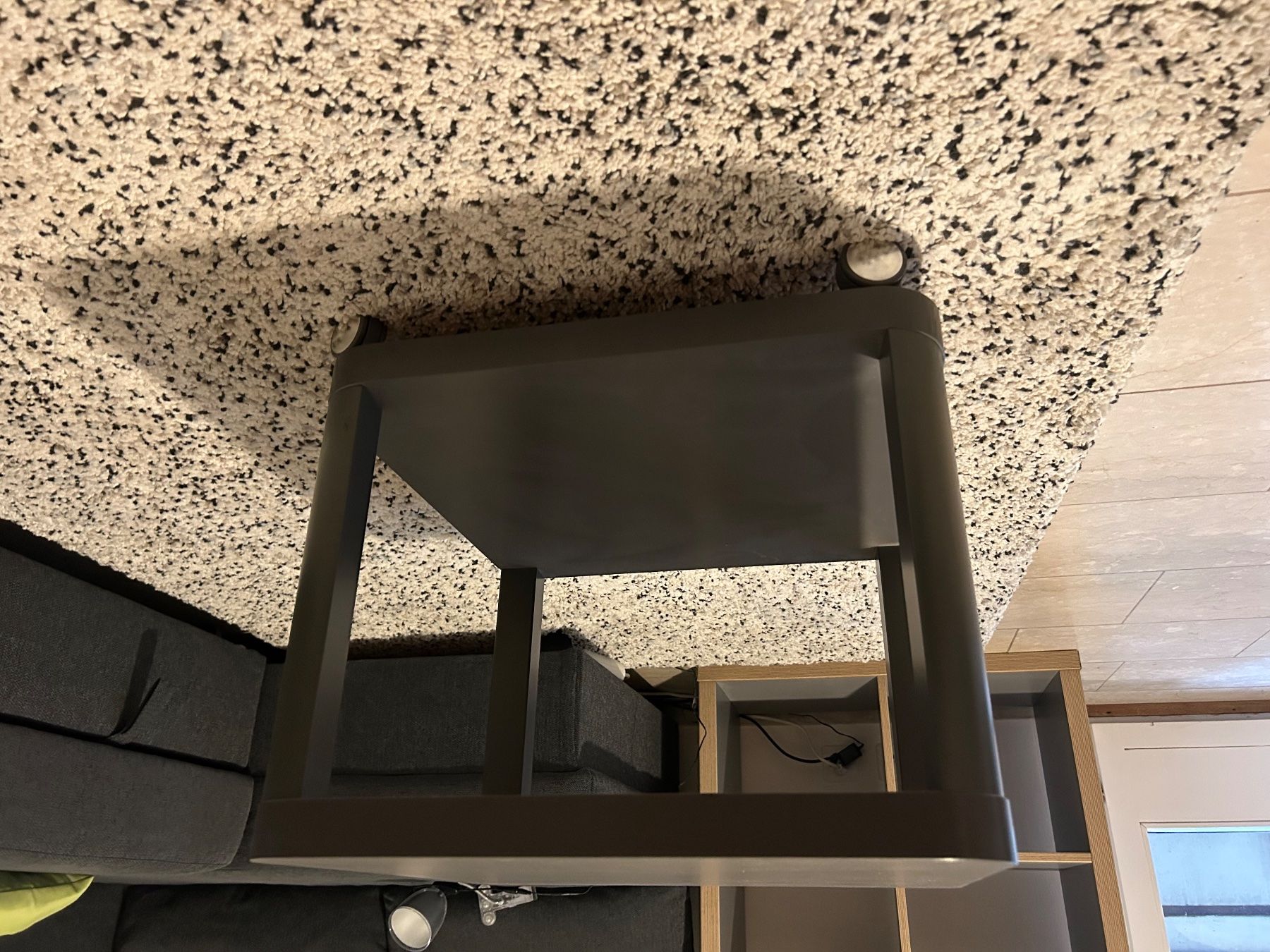Ikea Tische: Tingby Tisch (IKEA) – Gebraucht aus Zürich von lau_wb57