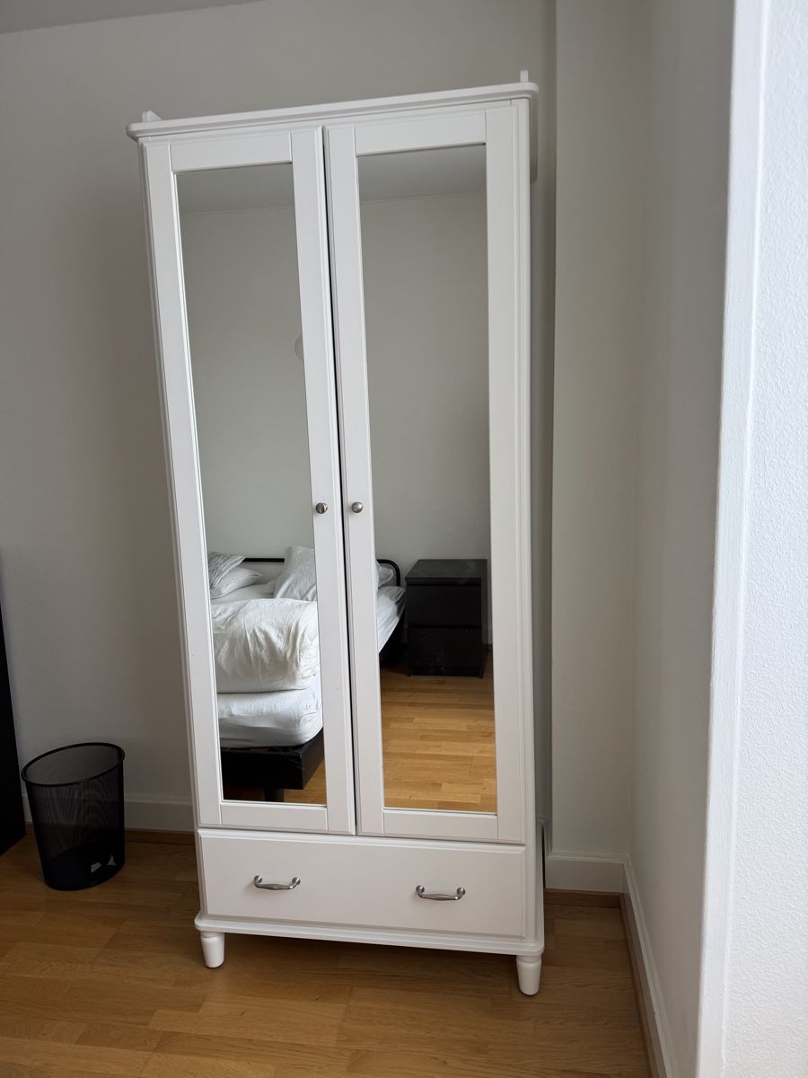Armadi: Kleiderschrank weiss mit 2 Türen – Usato da Basel venduto da Isavini