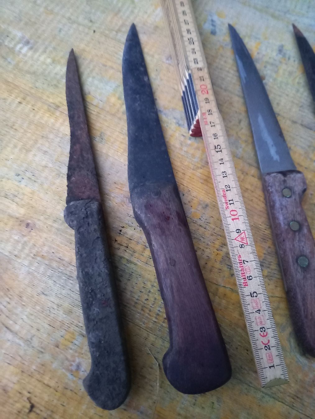 Besteck: 4 Fleischmesser Set Holzgriff gebraucht antik – Defekt aus Galgenen von Allerlei8854 2
