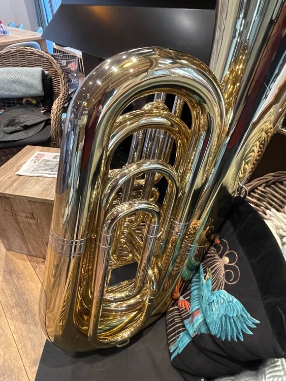 Bb Tuba St.Petersburg Model 202LD mit Lions Bag Kaufen auf Ricardo