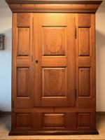 Antiker Schrank von 1777