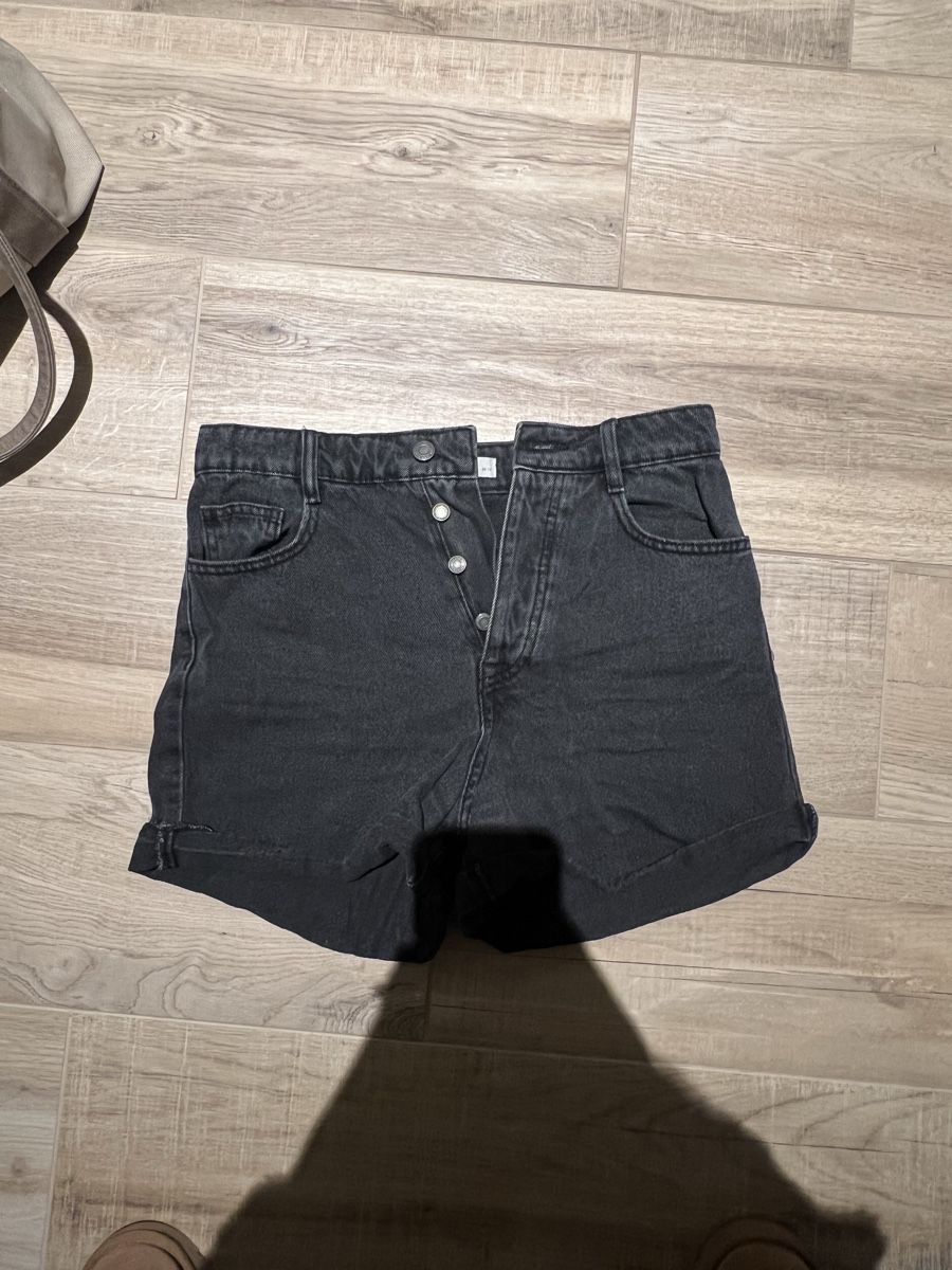 Stradivarius Jeans: Jeans Shorts – Nuovo (secondo la descrizione) da Wallisellen venduto da SKO96