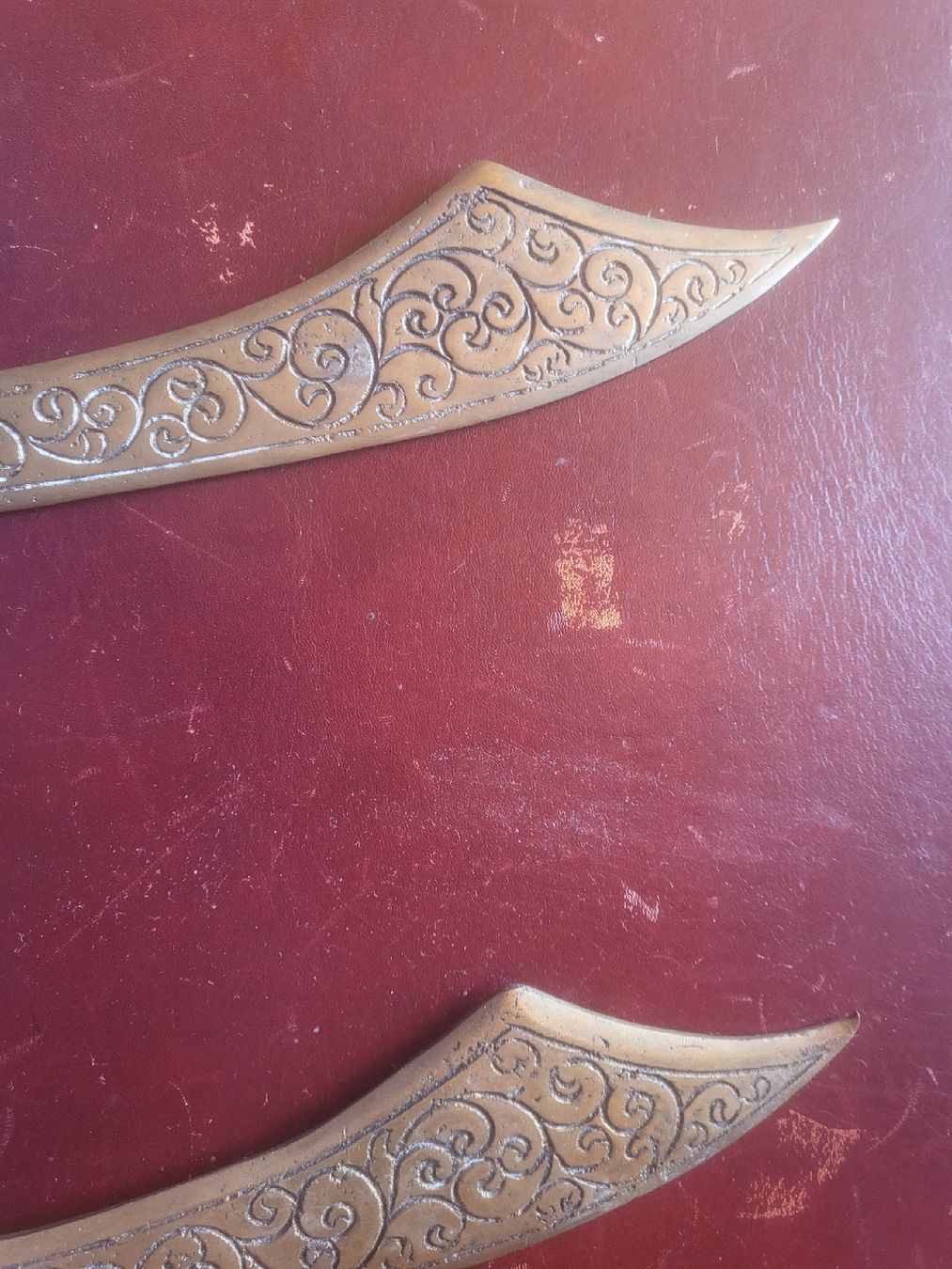 Tutte le decorazioni: 2 dekorative Schwerte aus Messing mit Gravur – Usato da Untersiggenthal venduto da vonberner 4