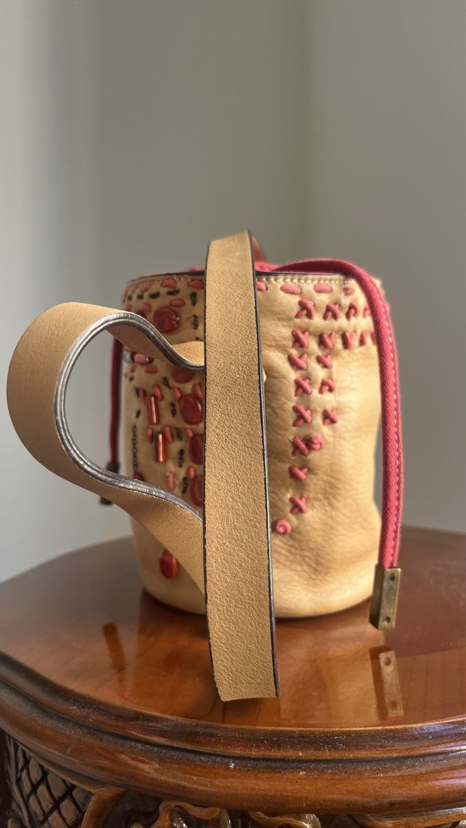 Roccobarocco Sacs femmes: LEATHER BUCKET BAG BY ROCCOBAROCCO – D'occasion à Lugano par yul_fhg2 8