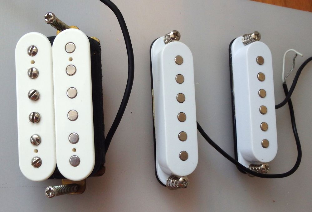 2 Anelli Pickup Humbucker Bianchi &ndash; Telaio Curvo Inferiore, Per Chitarra LP Epiphone