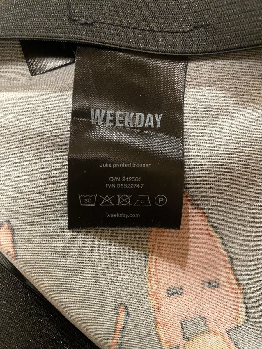Weekday Pantalons: Hosen Weekday Print Grösse 34 – D'occasion à Gossau SG par MRS13 3